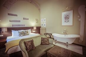 AdAstra Suites