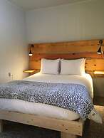 Pinewood Inn