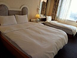 Chungli Business Hotel