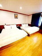Uneed Hotel