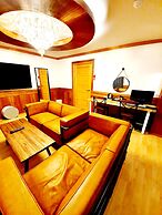 Uneed Hotel