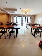 Uneed Hotel