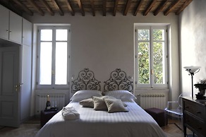 Rome Frattina 27