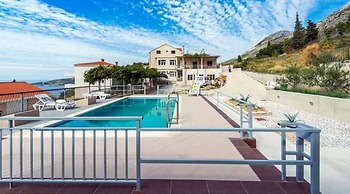 Apartments Klis