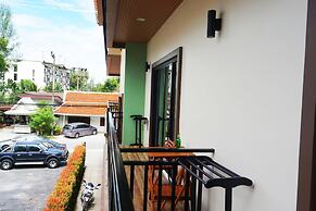 Pensiri House