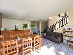 Pensiri House