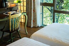 Tints of Blue Hotel