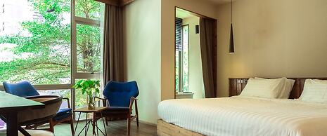 Tints of Blue Hotel