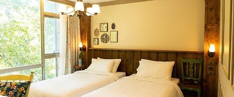 Tints of Blue Hotel
