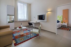 Desert Irus Hotel
