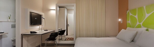 Desert Irus Hotel