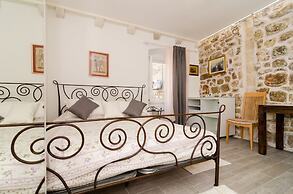 Booba Rooms