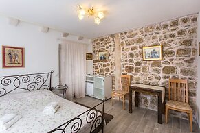 Booba Rooms