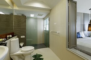 Nakara Long Beach Resort