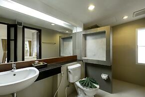 Nakara Long Beach Resort