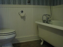 Auberge De Mon Petit Chum B&B