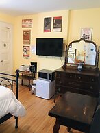 Auberge De Mon Petit Chum B&B
