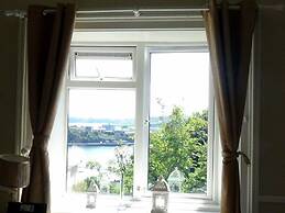 Robin Hill House