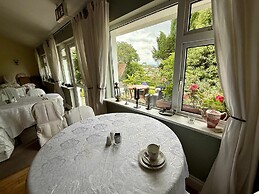 Robin Hill House