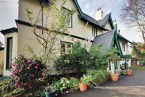 Robin Hill House