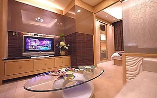 85 Cape Suites