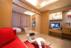 85 Cape Suites