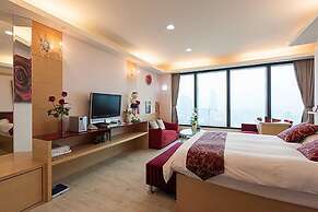 85 Cape Suites