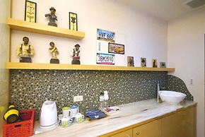 85 Cape Suites