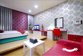 85 Cape Suites