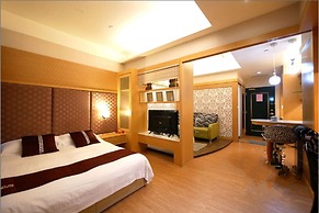 85 Cape Suites
