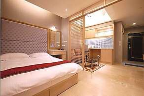 85 Cape Suites