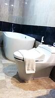 Travellers Hotel Phinisi