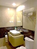 Travellers Hotel Phinisi