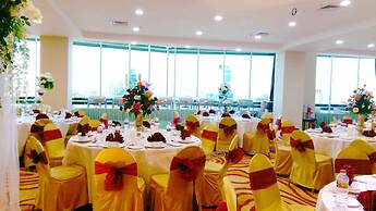 Travellers Hotel Phinisi