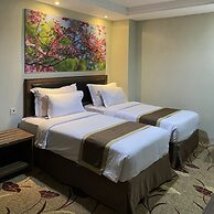 Travellers Hotel Phinisi