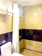 Travellers Hotel Phinisi