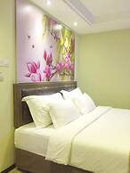 Travellers Hotel Phinisi