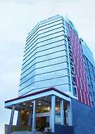 Travellers Hotel Phinisi
