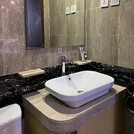 Travellers Hotel Phinisi