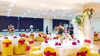 Travellers Hotel Phinisi