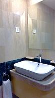 Travellers Hotel Phinisi