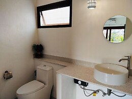 Canary Guesthouse
