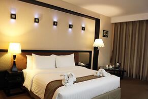 Avenue 64 Hotel