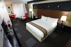 Avenue 64 Hotel