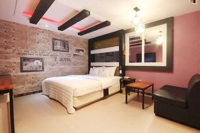 V Hotel