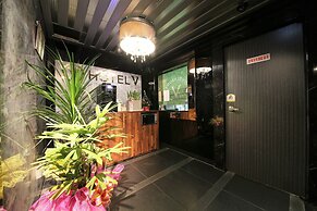 V Hotel
