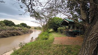 Julia's River Camp