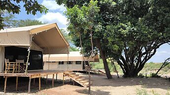 Julia's River Camp