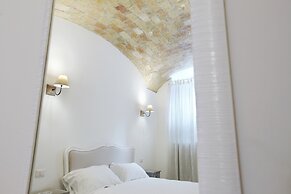 Mirko Luxury Inn