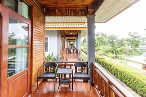 Lanta Lapaya Resort